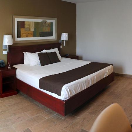 Best Western Bazarell Inn Montemorelos Extérieur photo