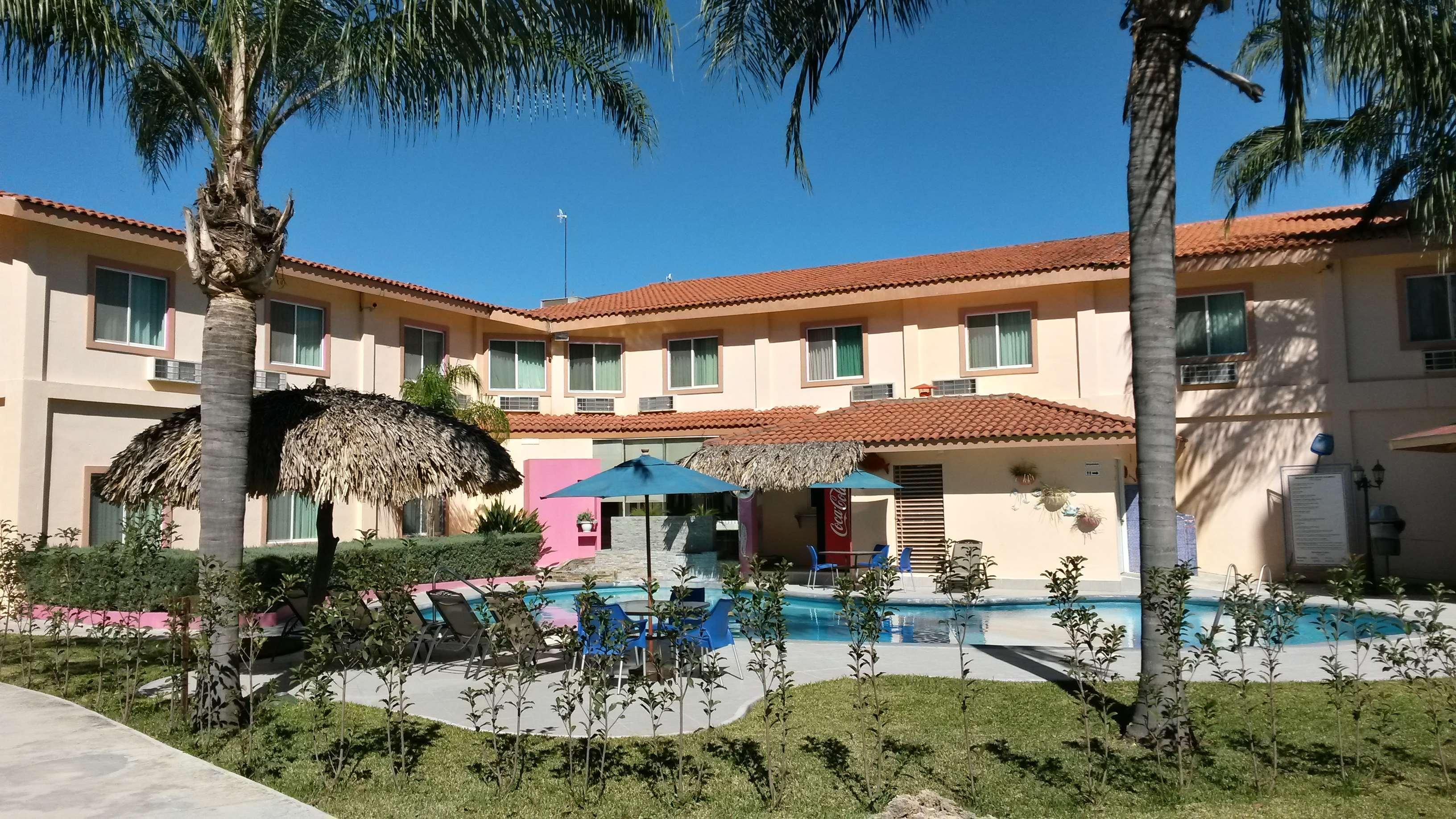 Best Western Bazarell Inn Montemorelos Extérieur photo