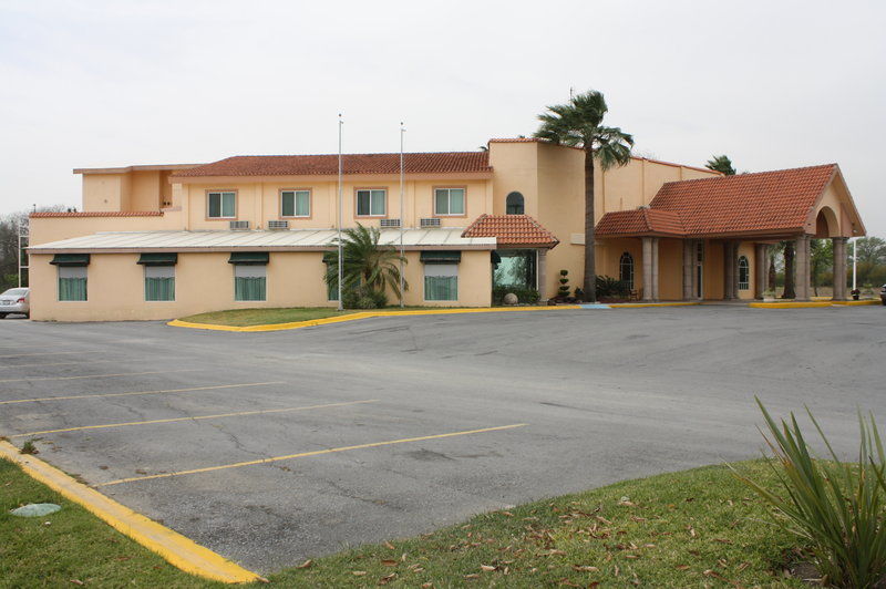 Best Western Bazarell Inn Montemorelos Extérieur photo
