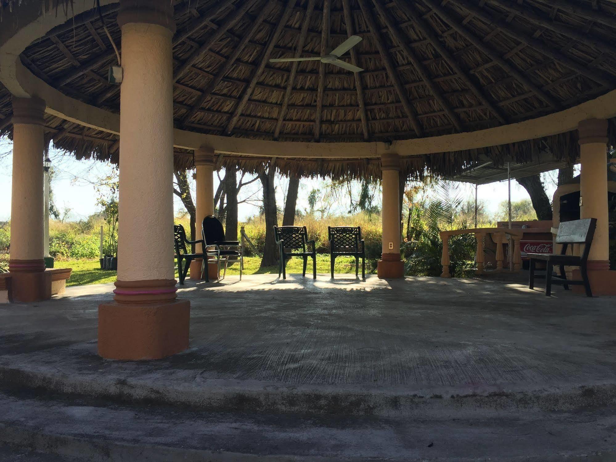 Best Western Bazarell Inn Montemorelos Extérieur photo