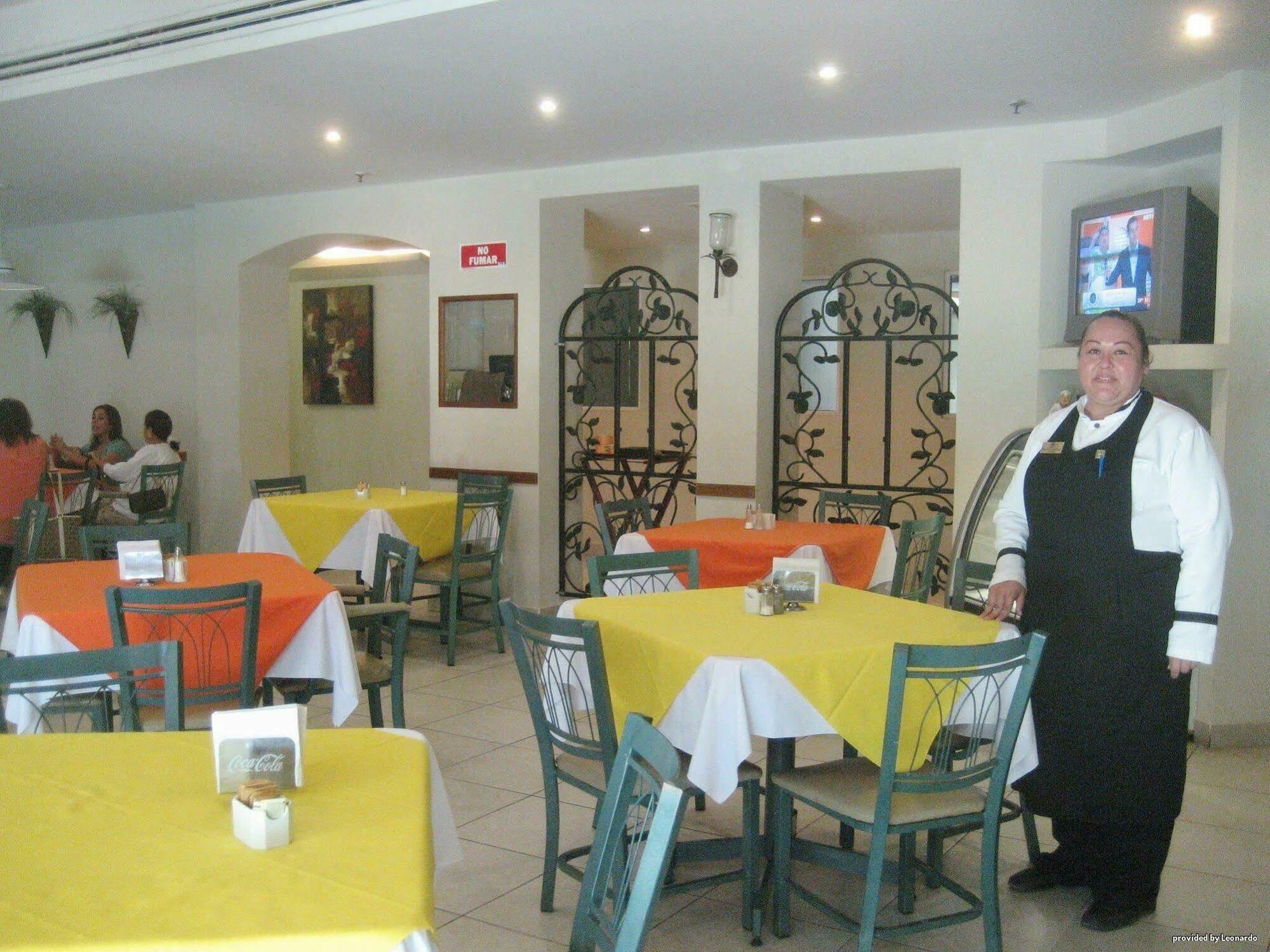Best Western Bazarell Inn Montemorelos Extérieur photo